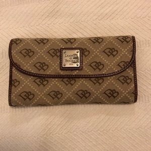 Dooney & Bourke brown patterned wallet